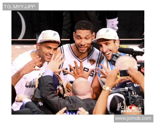 欧洲退役足球球星赛场往事与辉煌岁月全面解读