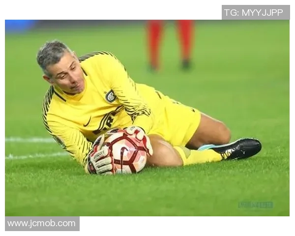 足球历史二十大传奇巨星盘点辉煌成就与经典瞬间