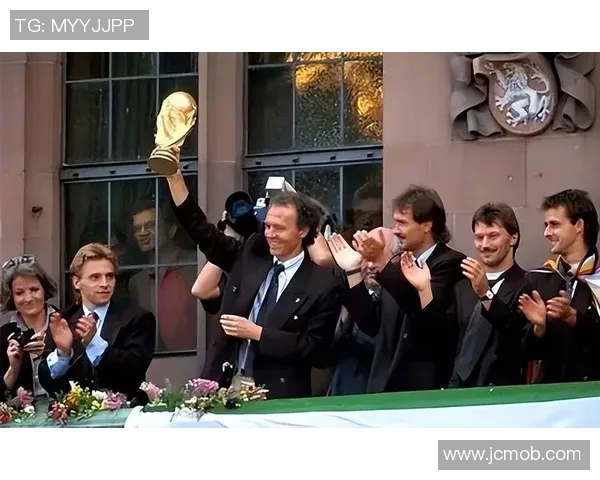 足球传奇球星突然去世 留下无限惋惜与回忆 他的英勇精神永载史册