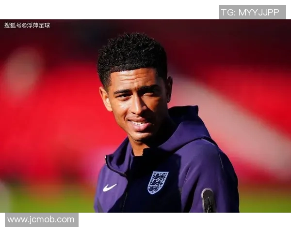 足球球星运动服穿搭技巧与时尚潮流指南